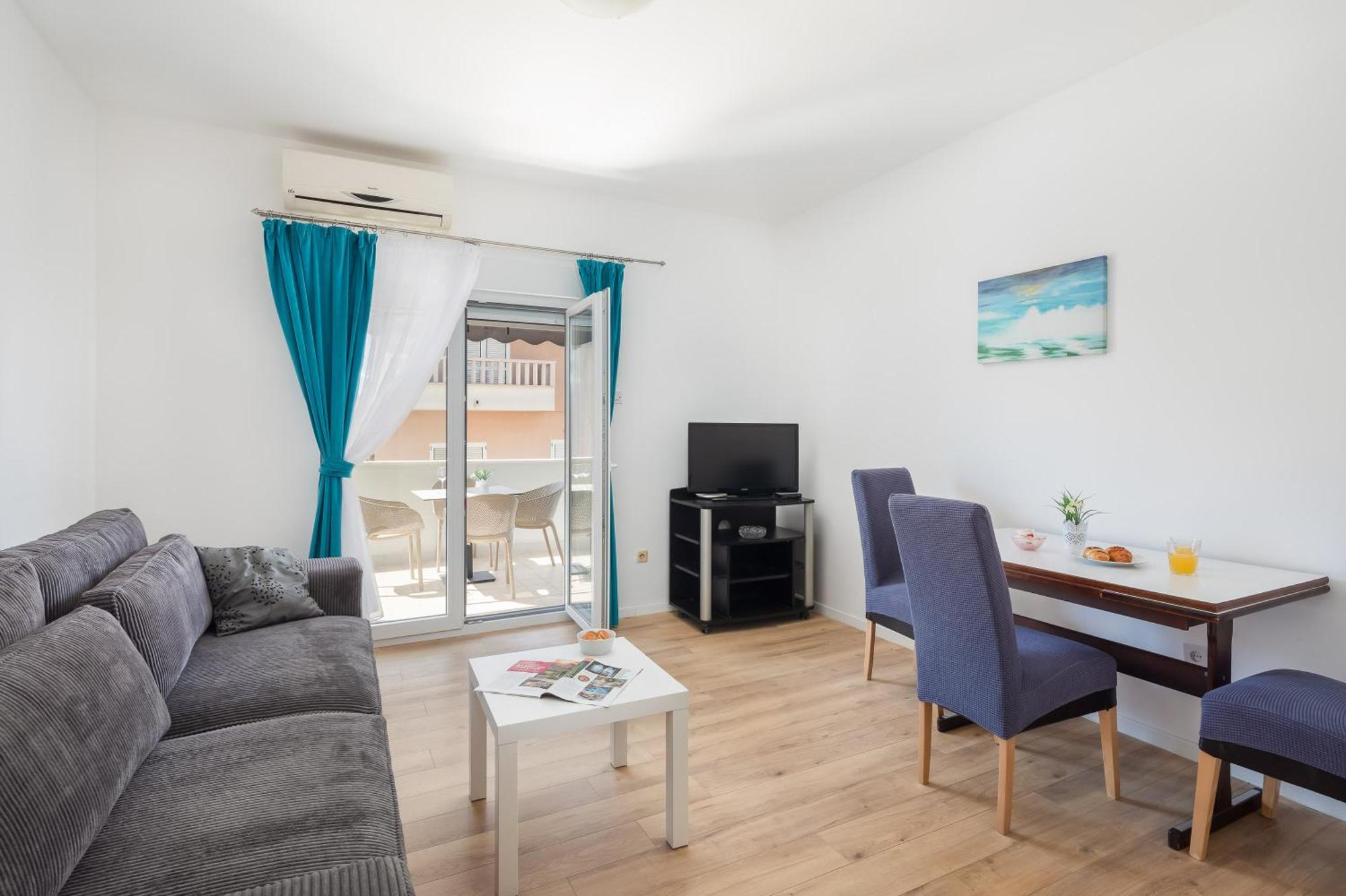 Apartments Near Central Beach With Free Parking Makarska Habitación foto