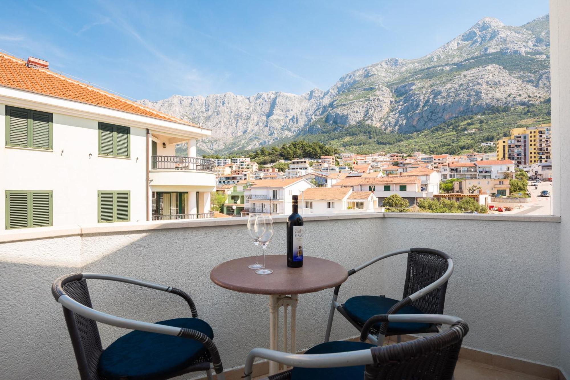Apartments Near Central Beach With Free Parking Makarska Habitación foto