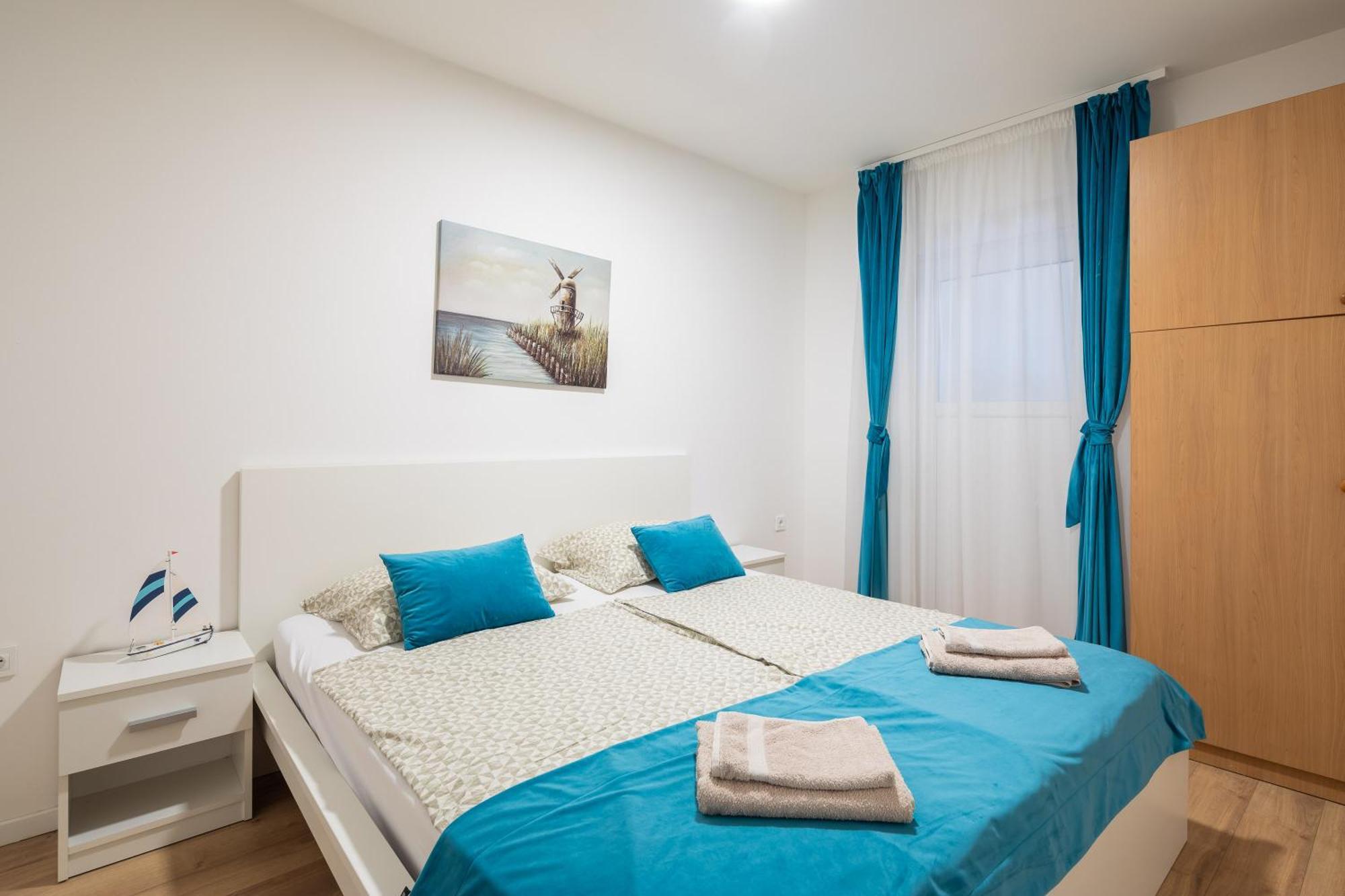 Apartments Near Central Beach With Free Parking Makarska Habitación foto