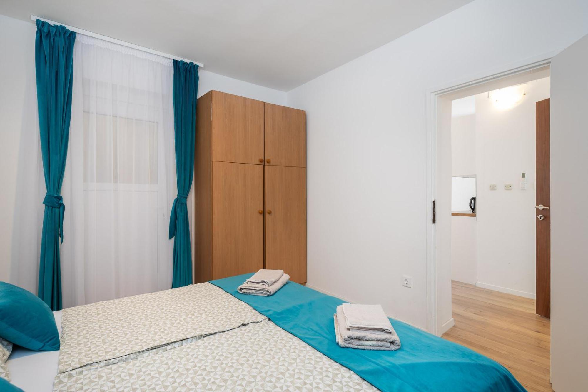 Apartments Near Central Beach With Free Parking Makarska Habitación foto