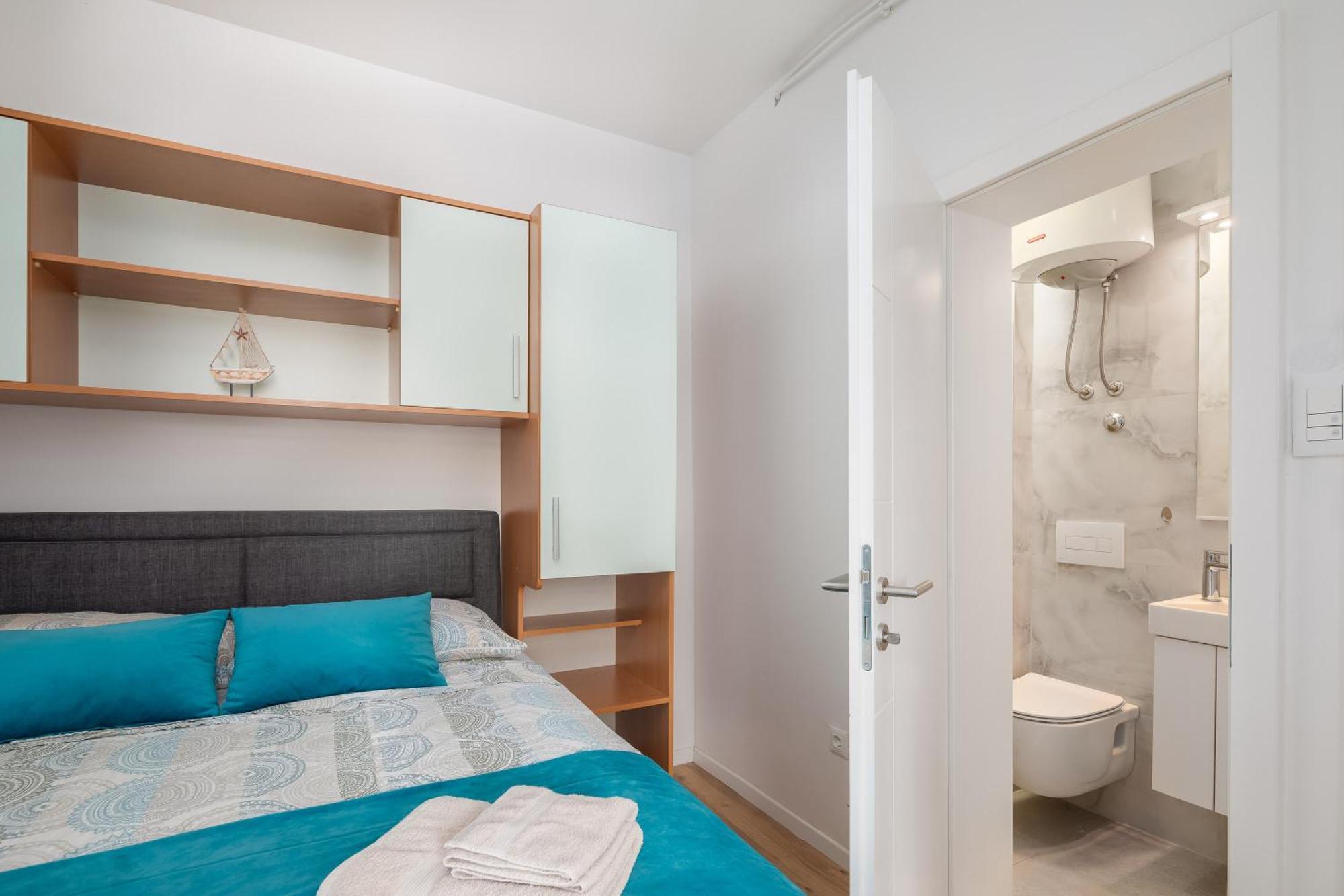 Apartments Near Central Beach With Free Parking Makarska Habitación foto