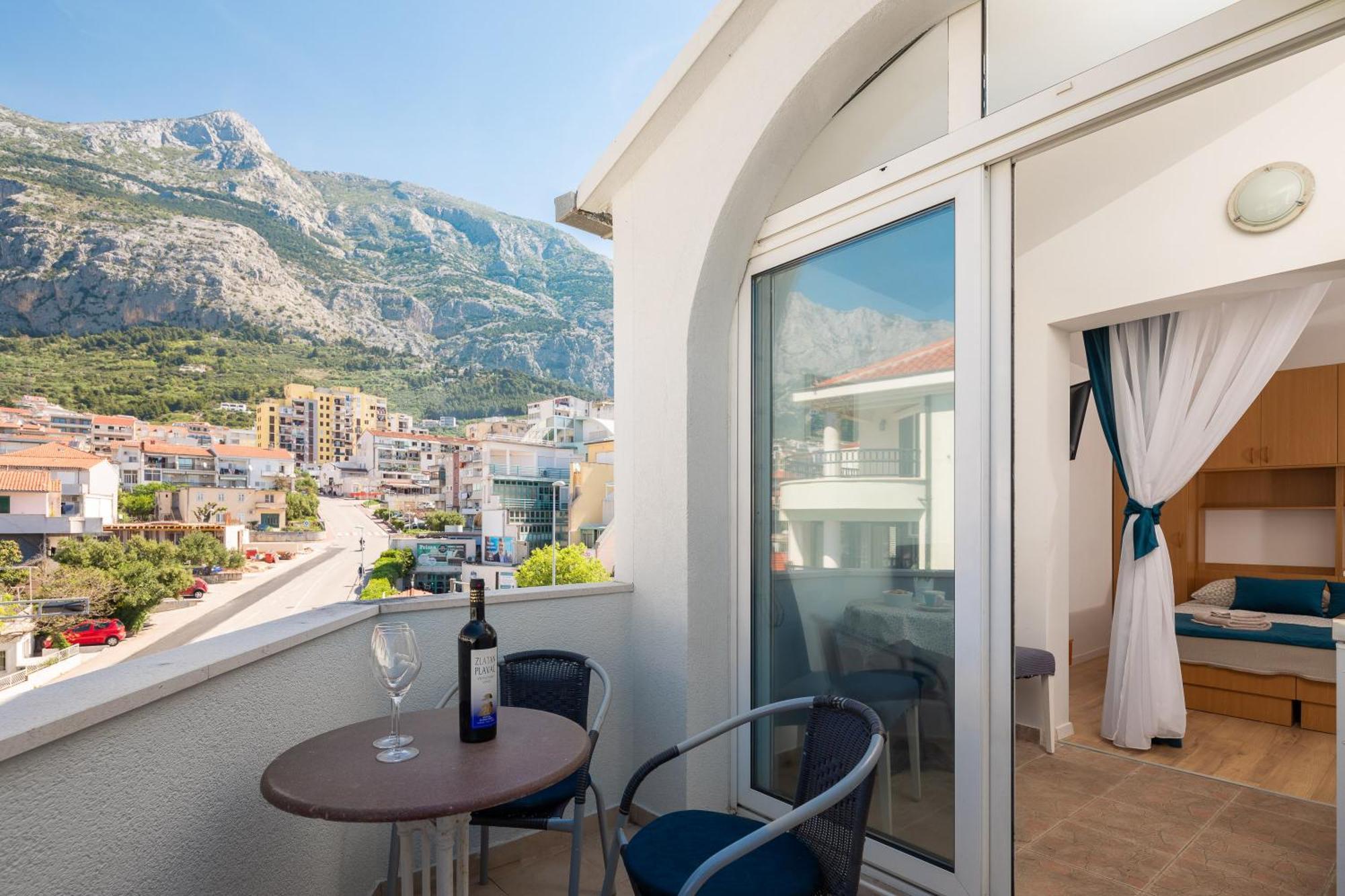 Apartments Near Central Beach With Free Parking Makarska Exterior foto