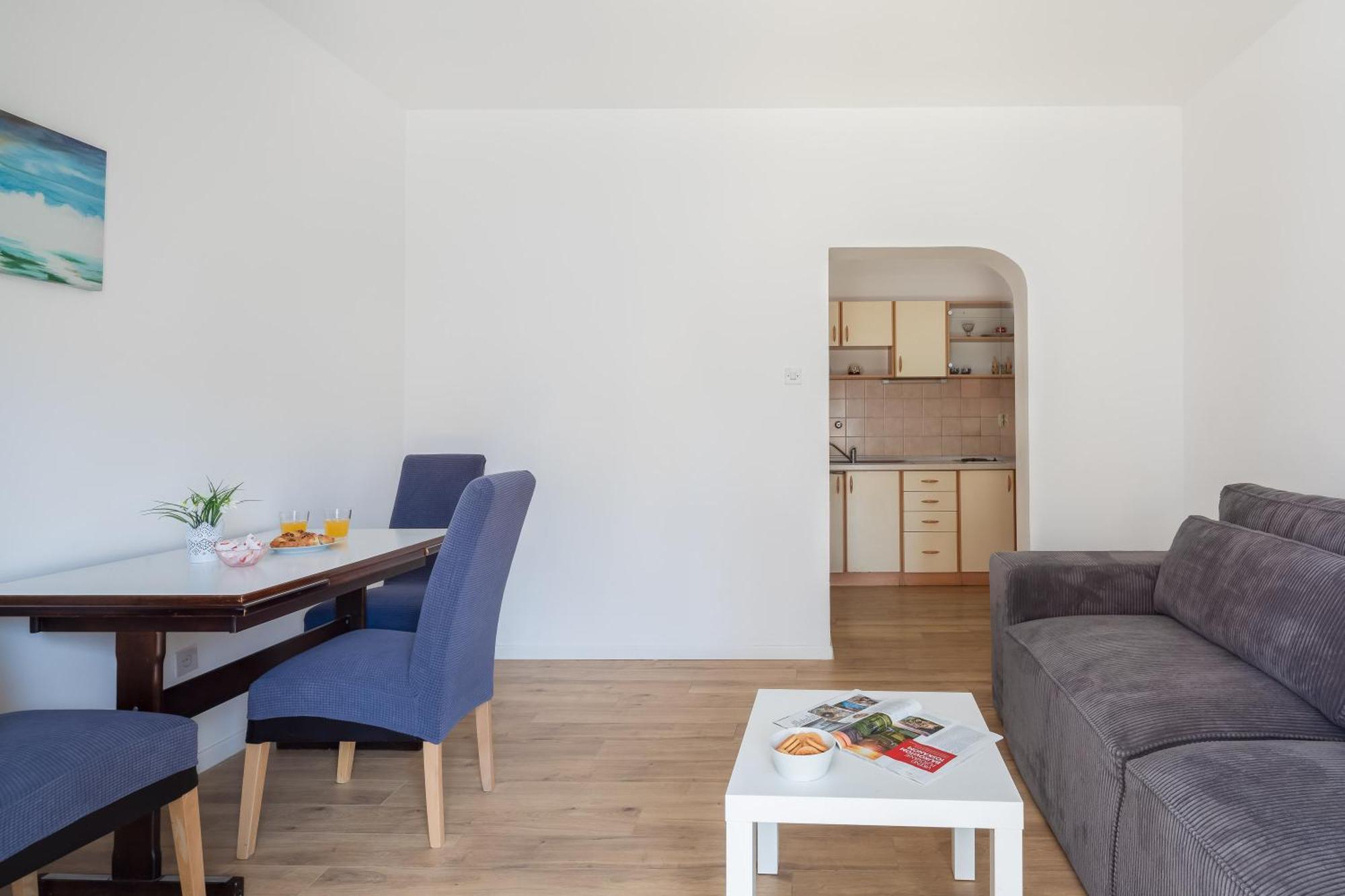 Apartments Near Central Beach With Free Parking Makarska Habitación foto