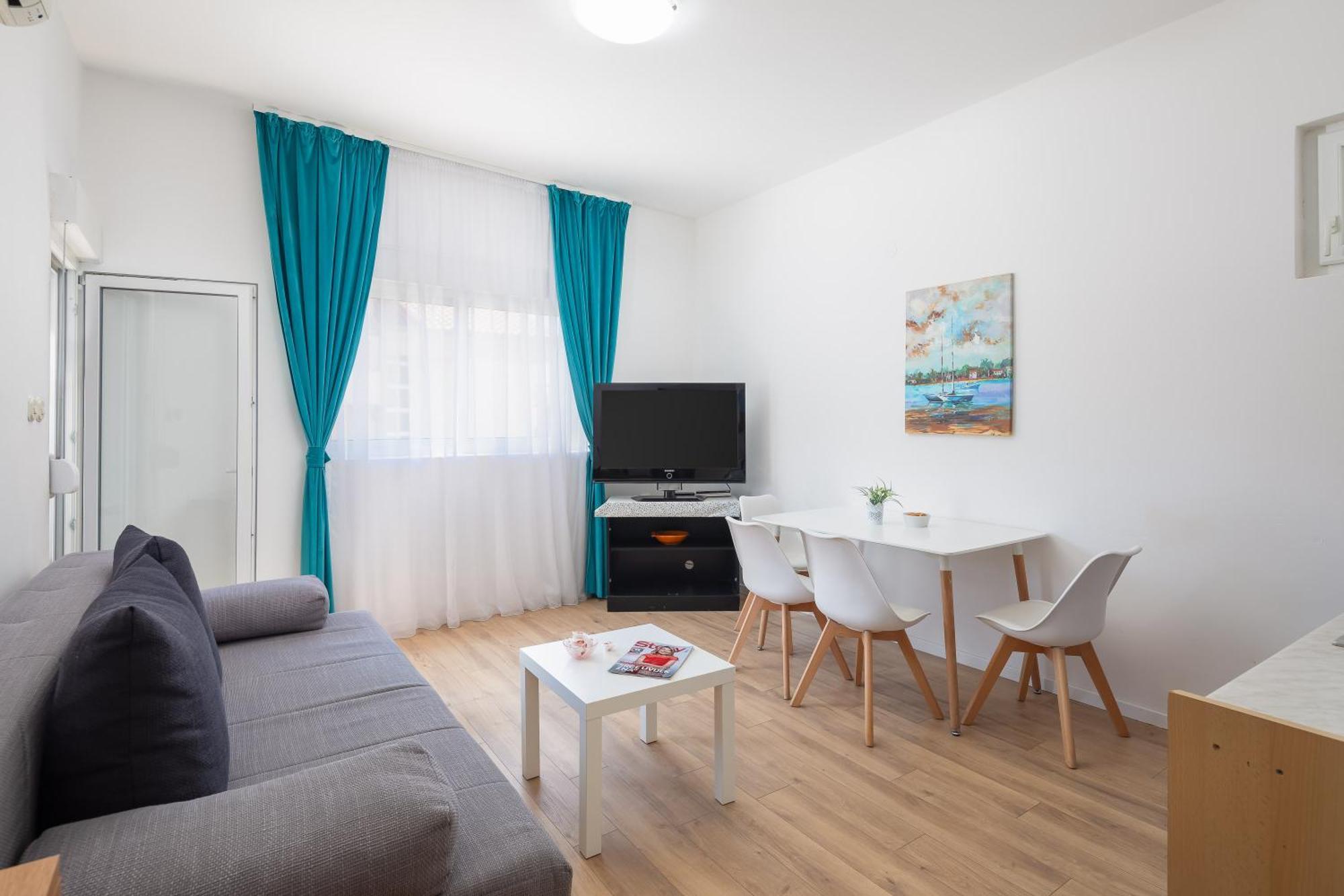 Apartments Near Central Beach With Free Parking Makarska Habitación foto