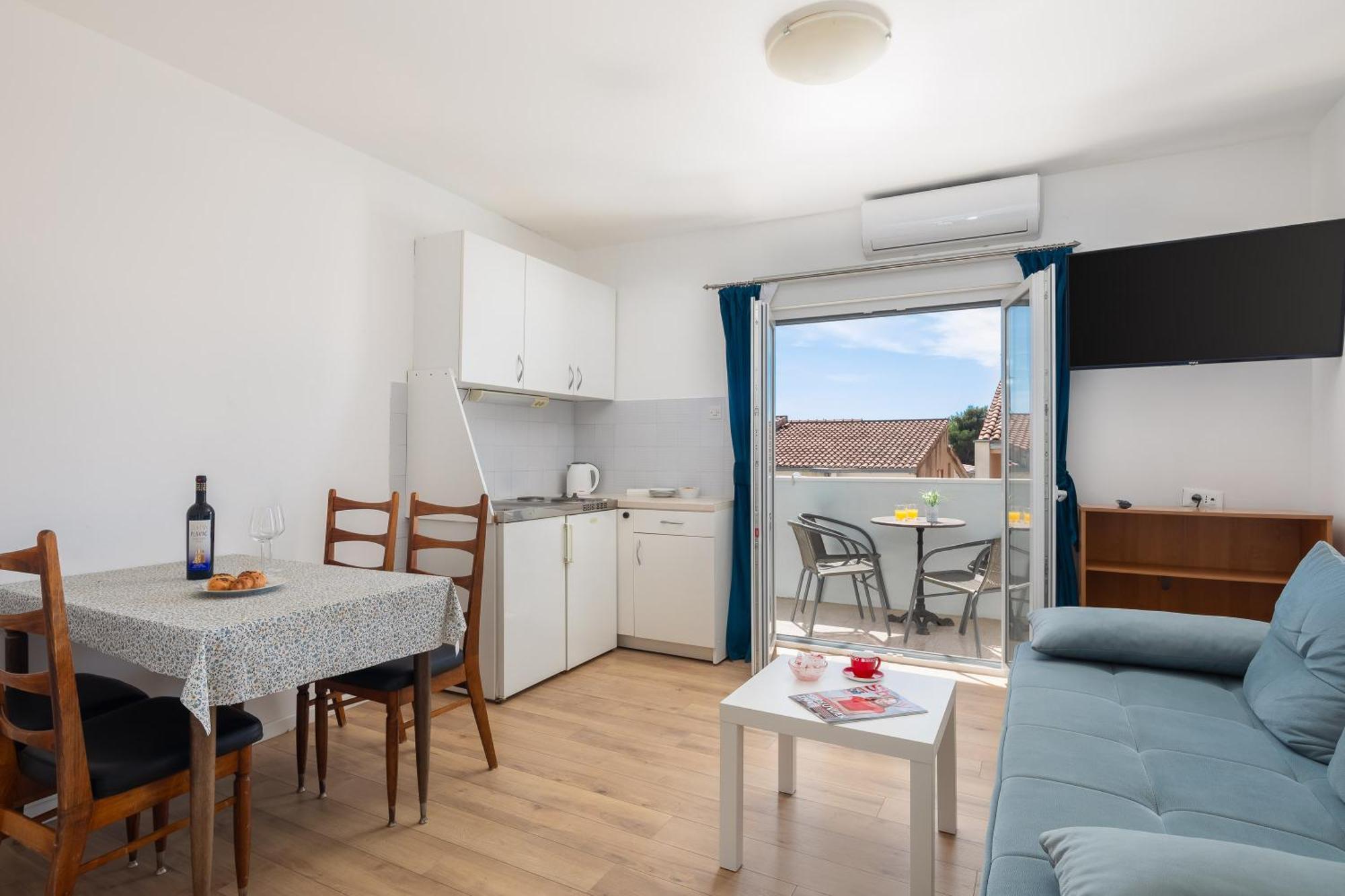 Apartments Near Central Beach With Free Parking Makarska Habitación foto
