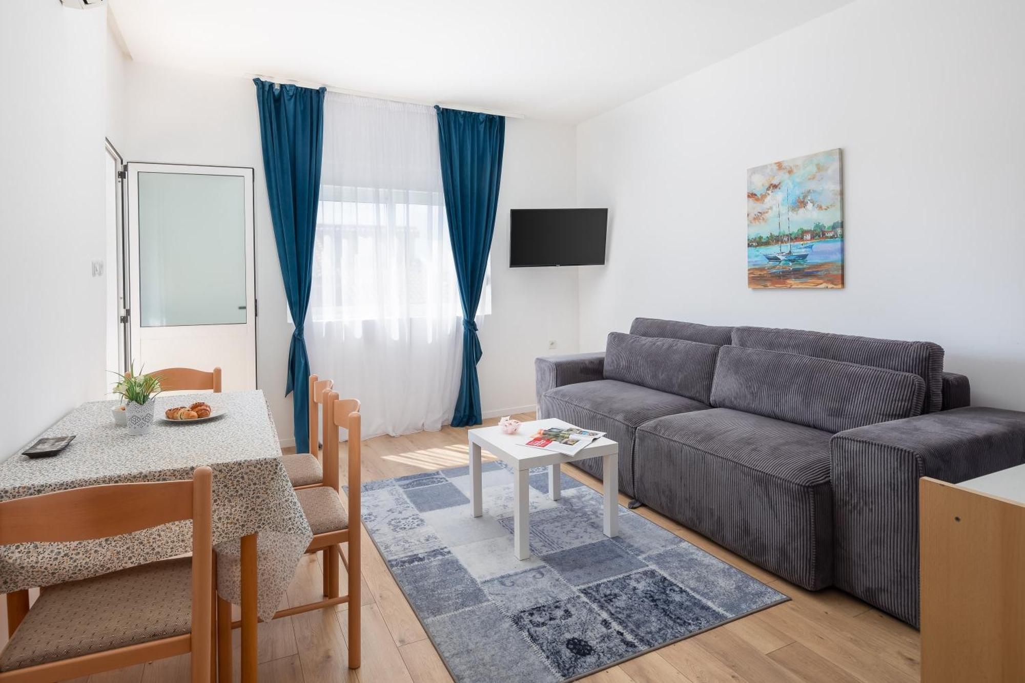 Apartments Near Central Beach With Free Parking Makarska Habitación foto