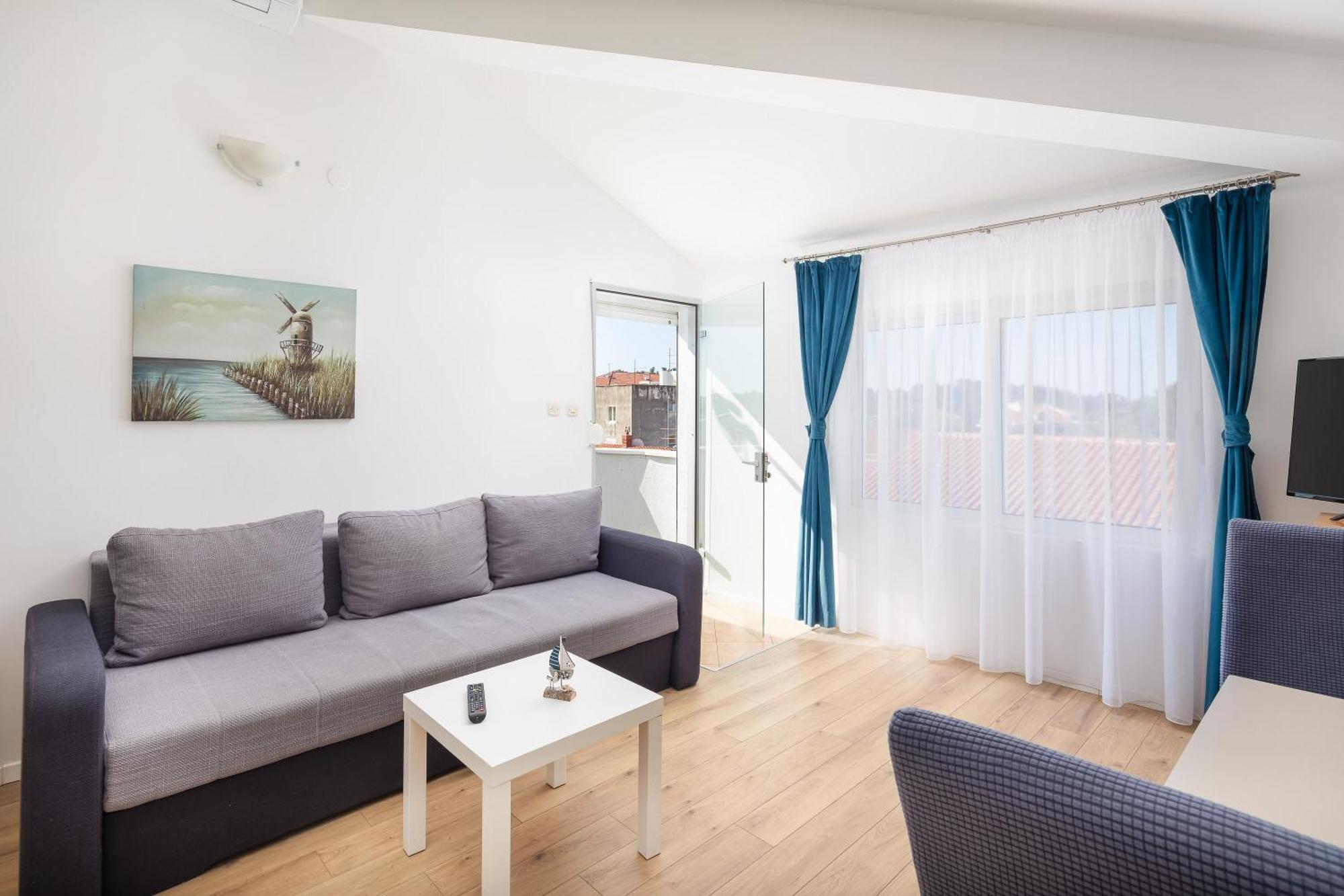 Apartments Near Central Beach With Free Parking Makarska Exterior foto